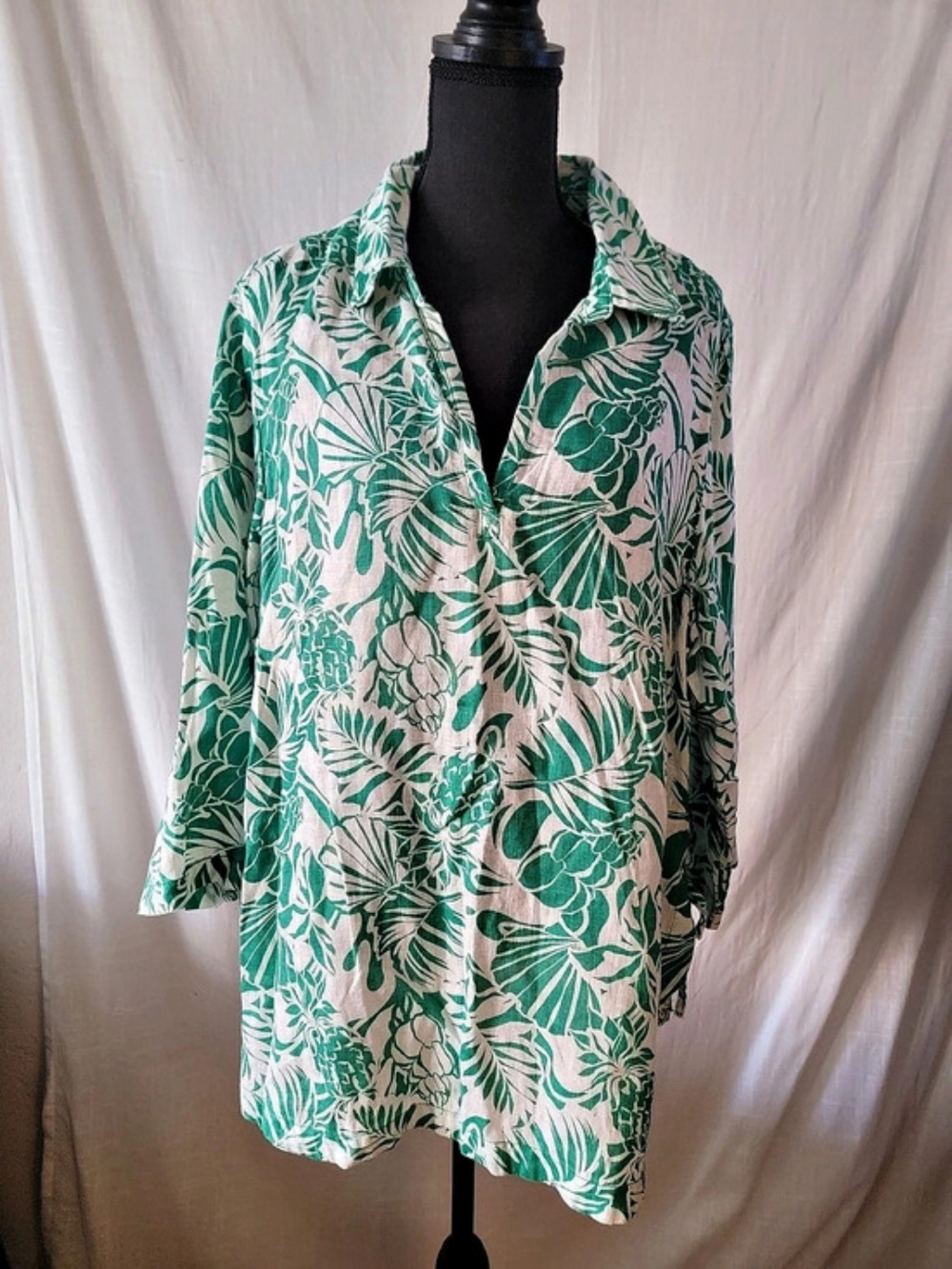 Nicole Miller Floral Linen Button Down Top Green & White Size 1X Like New